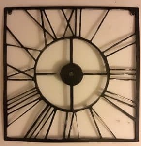 Horloge chiffres romains fins