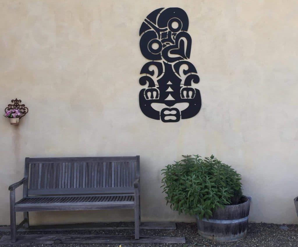 Tiki néo-zélandais en métal découpé, décoration murale artisanale